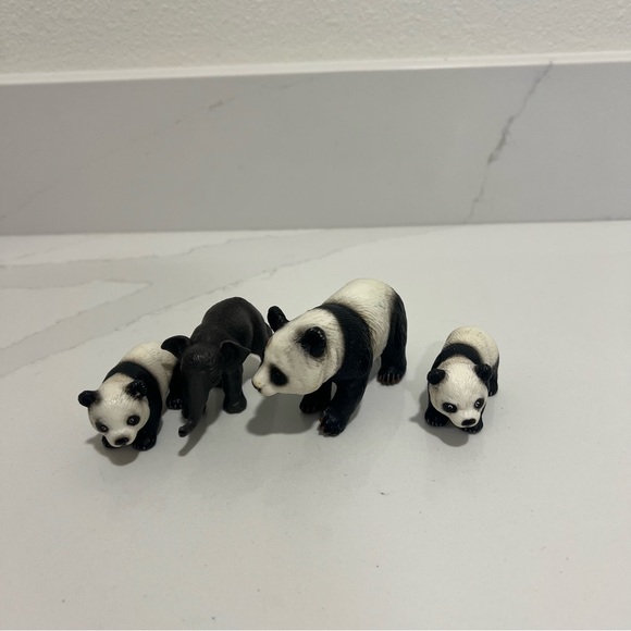 Schleich Panda and Elephant Figurine Set set of 4 - Picture 6 of 16